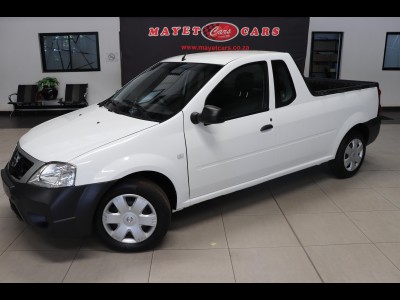 2021 Nissan Np200